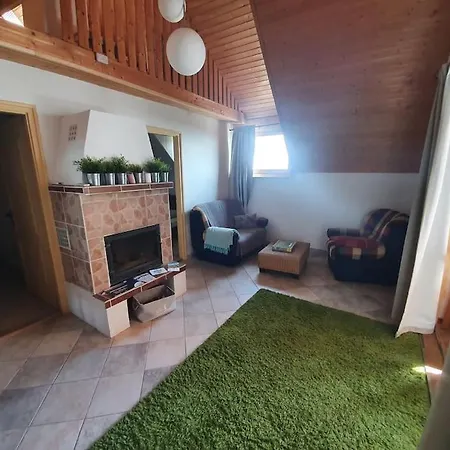 Apartment Kishaz A Hegyen *